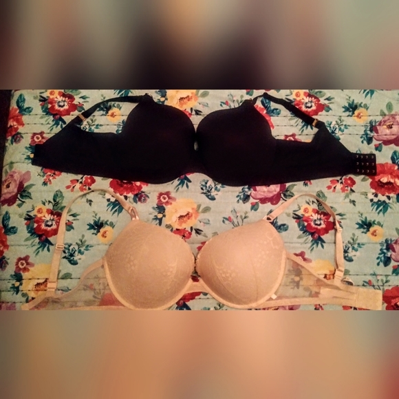 Lotto Di 2 Reggiseni Victoria's Secret Incredible Body By Victoria - Lisci Sfoderati 38DDD